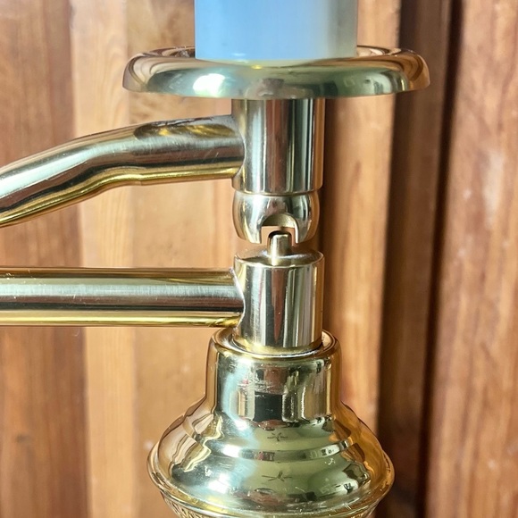 Underwriters Laboratories Vintage Brass Swing Arm Portable Desk Table Lamp - Picture 11 of 17